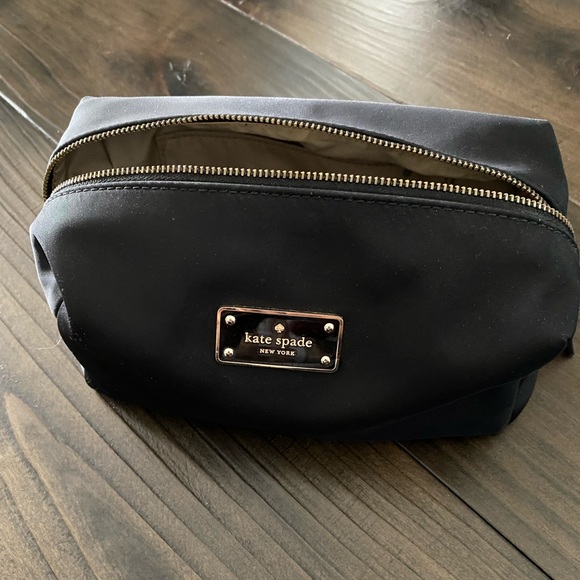 Kate Spade Large Cosmetic Case - Picture 3 of 8